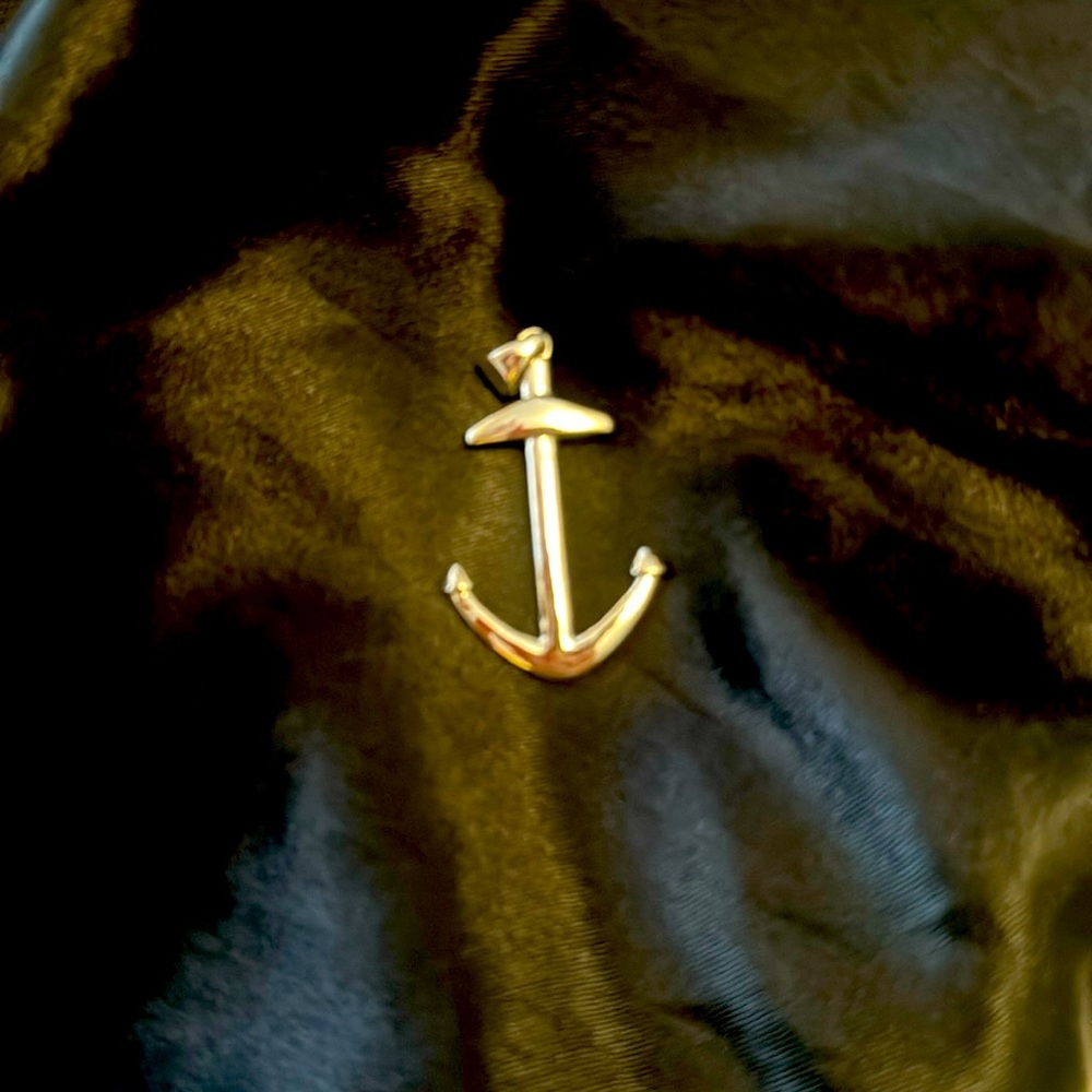 Silver anchor charm pendant